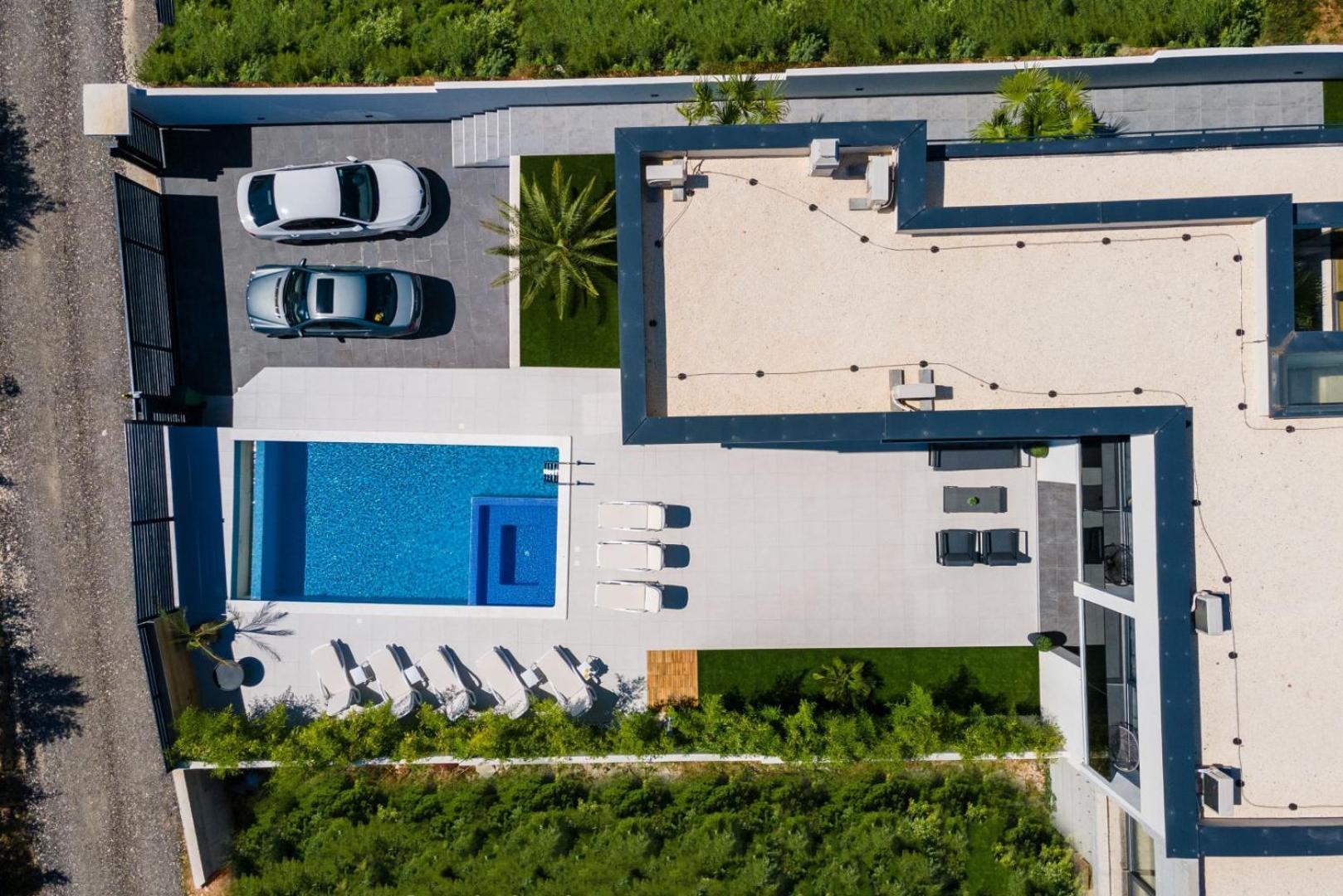 Villa Miaa Newly Built Modern Villa In Medulin For 9 People With Heated Swimming Pool & Jacuzzi المظهر الخارجي الصورة